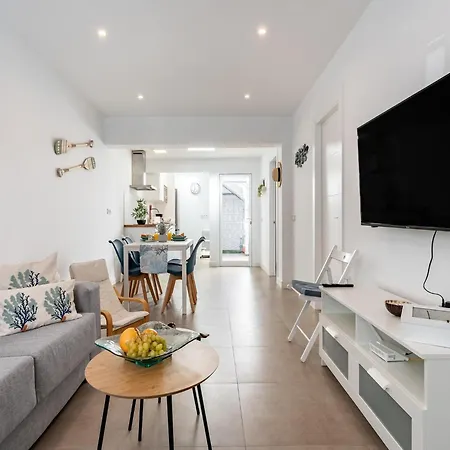 In Malaga With Terrace 丰希罗拉