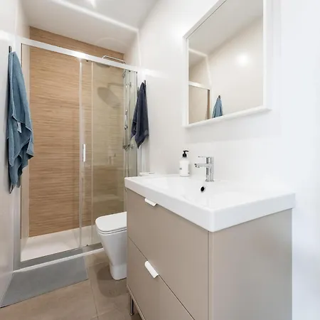 In Malaga With Terrace 度假居 *